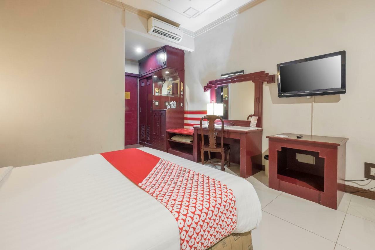 Oyo 821 Hotel Dinasti Макасар Екстериор снимка